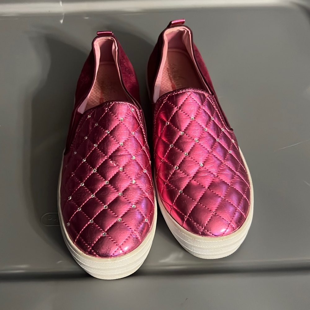Skechers- comfortable slip on sneakers size 5.5 color hot pink